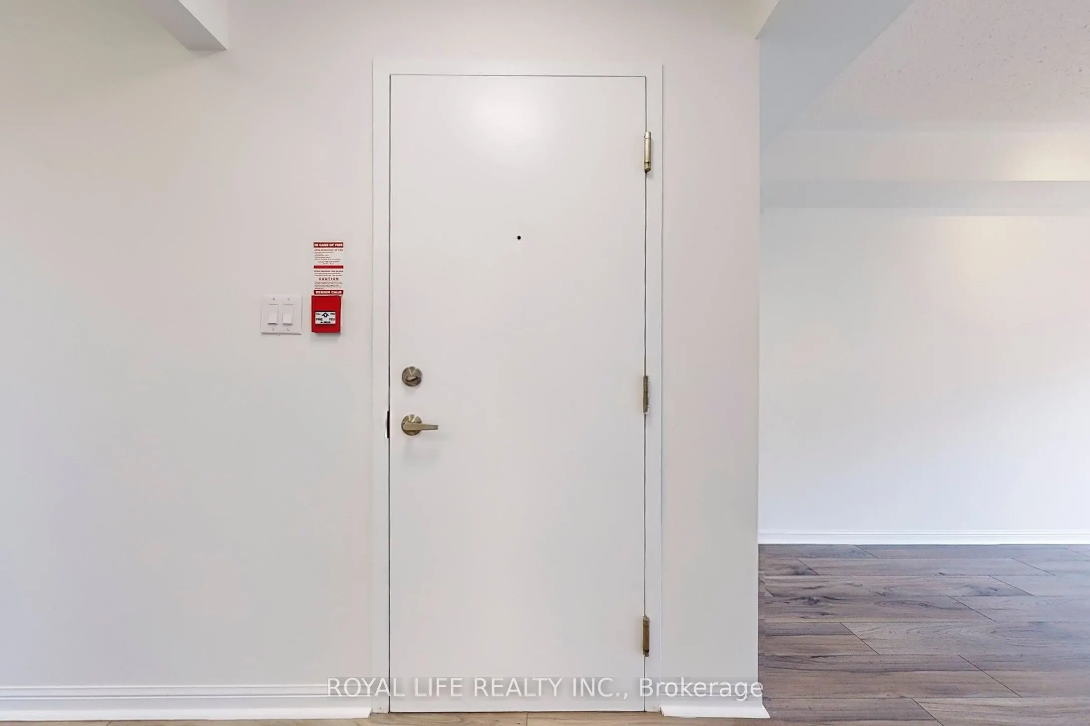 595 Dundas Street W, #2
