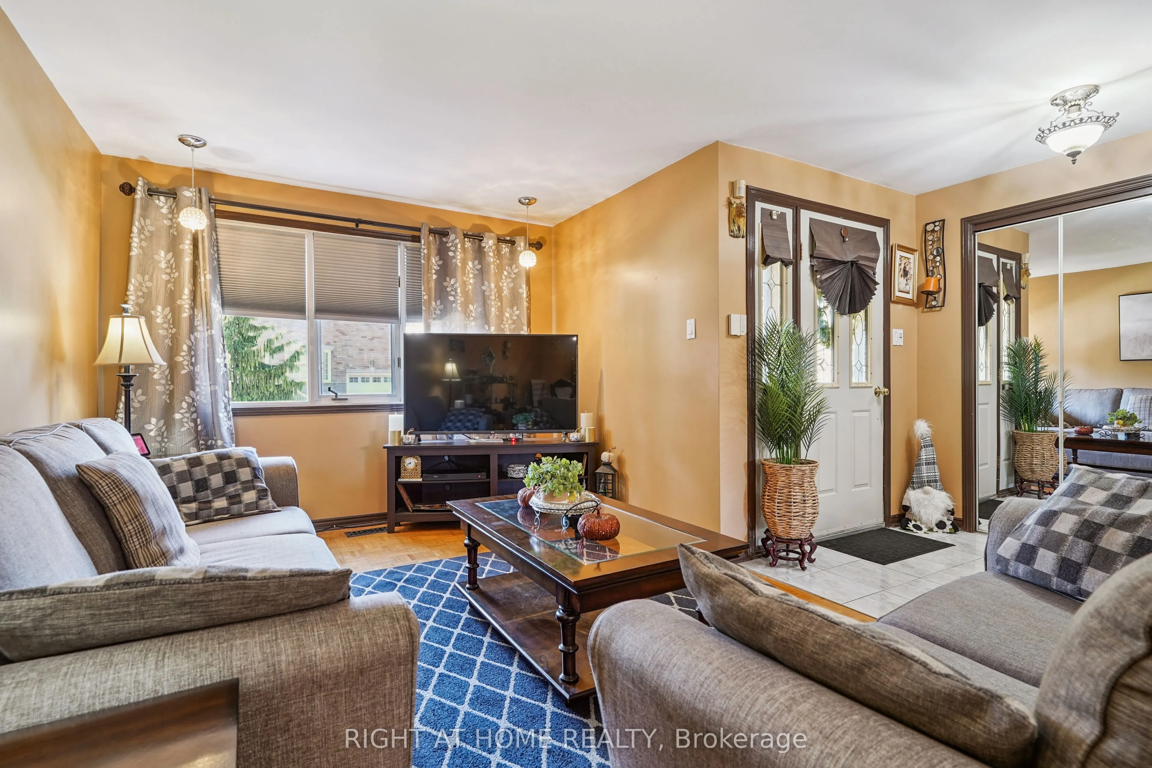 165 Locksley Avenue