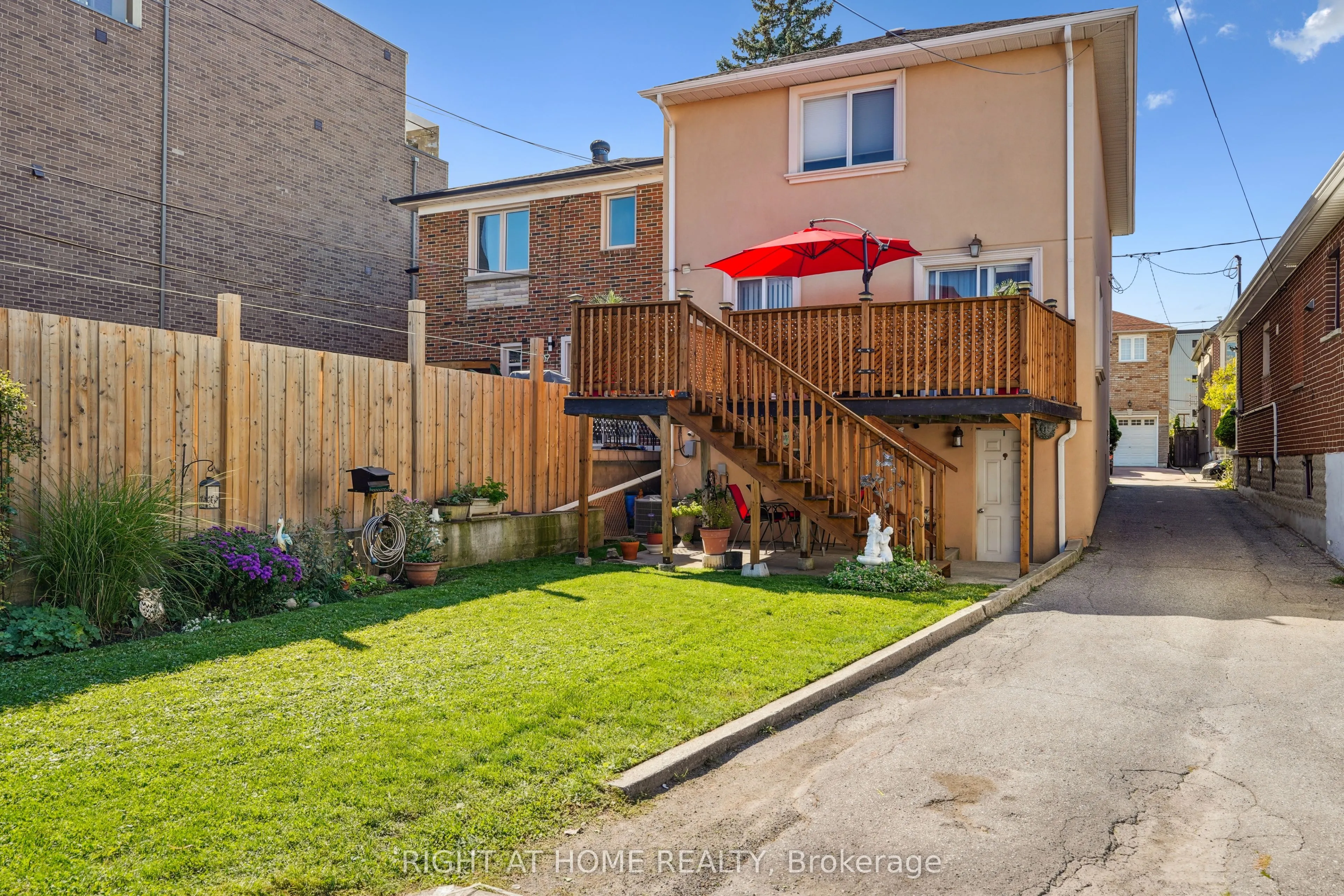 165 Locksley Avenue