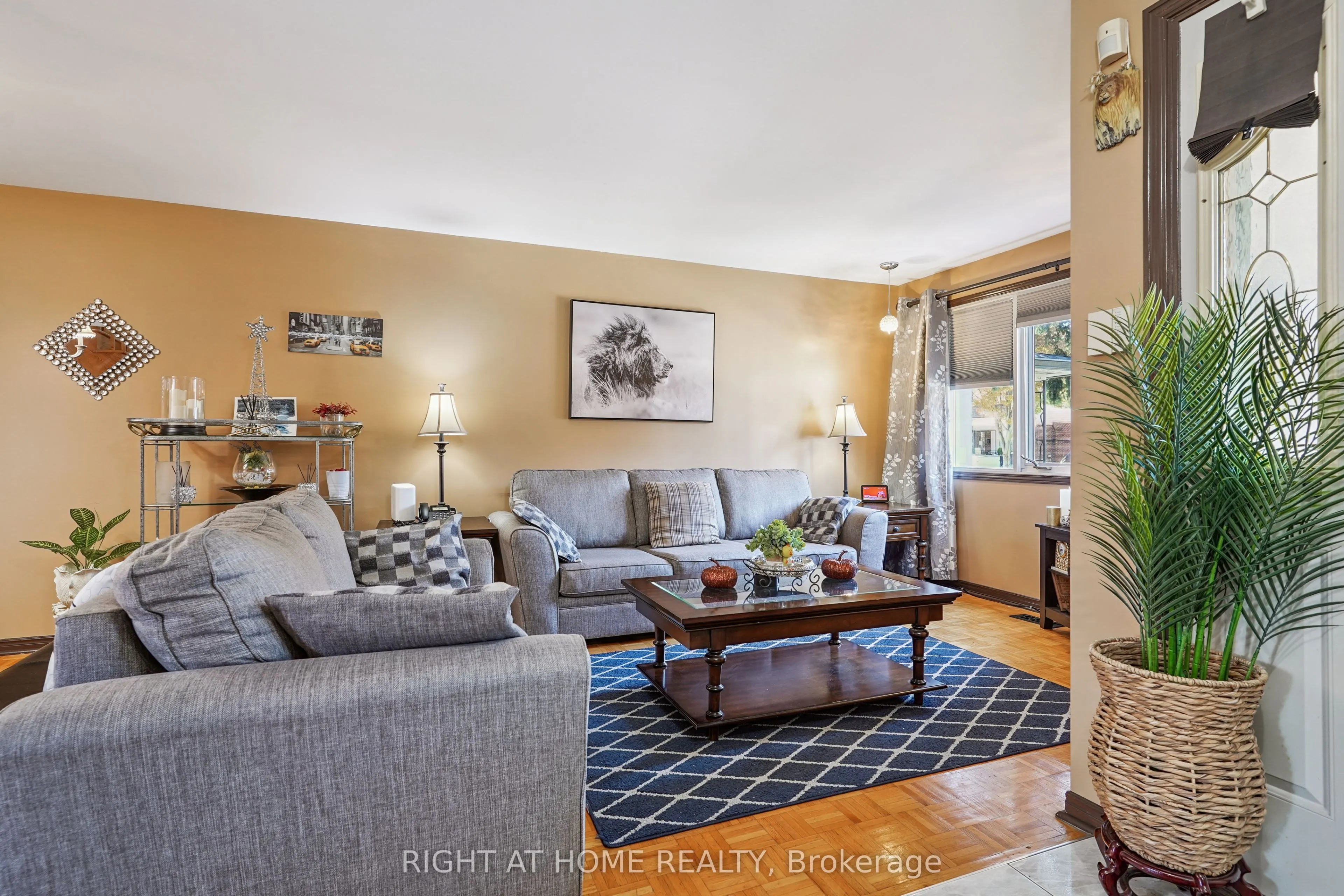 165 Locksley Avenue