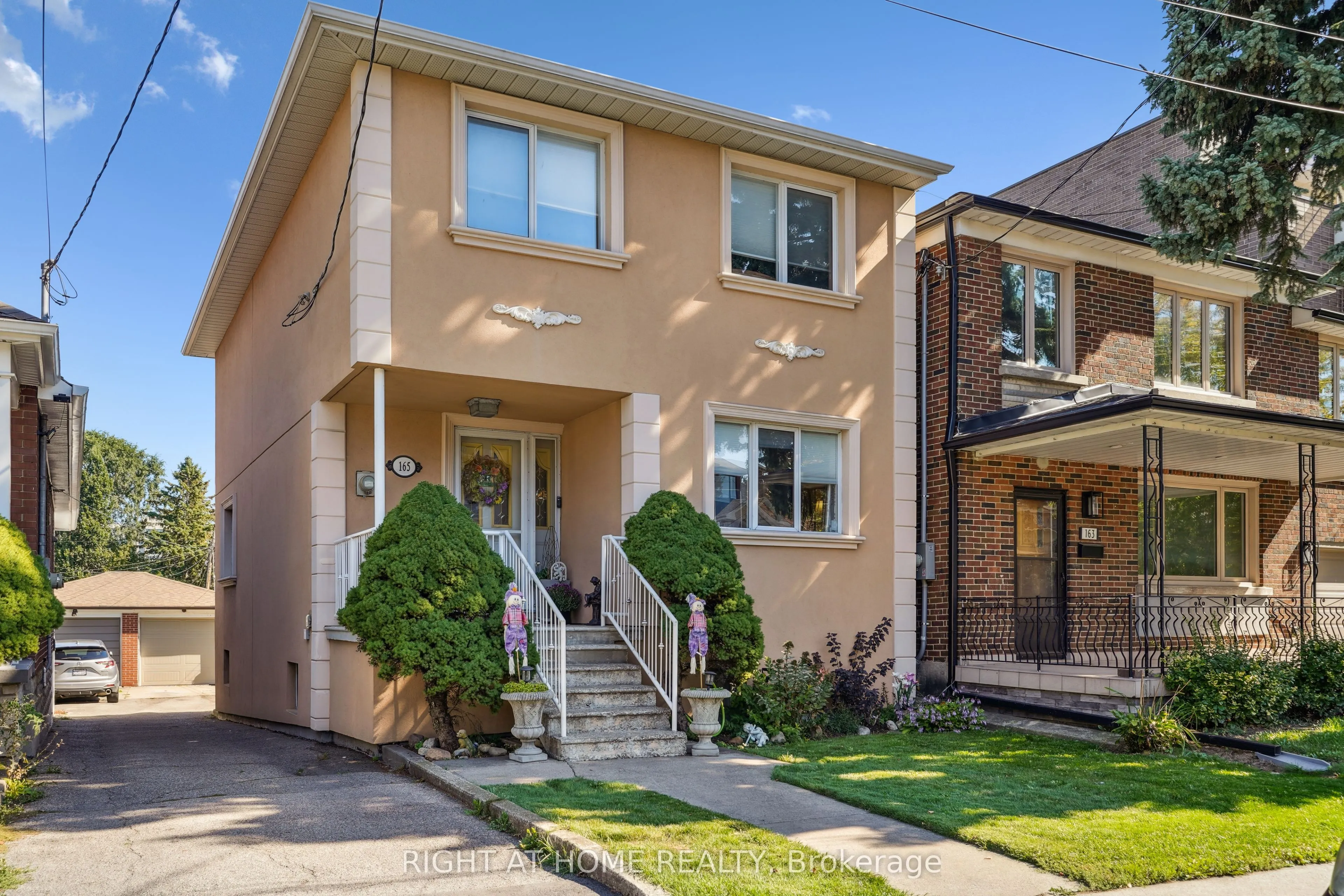 165 Locksley Avenue