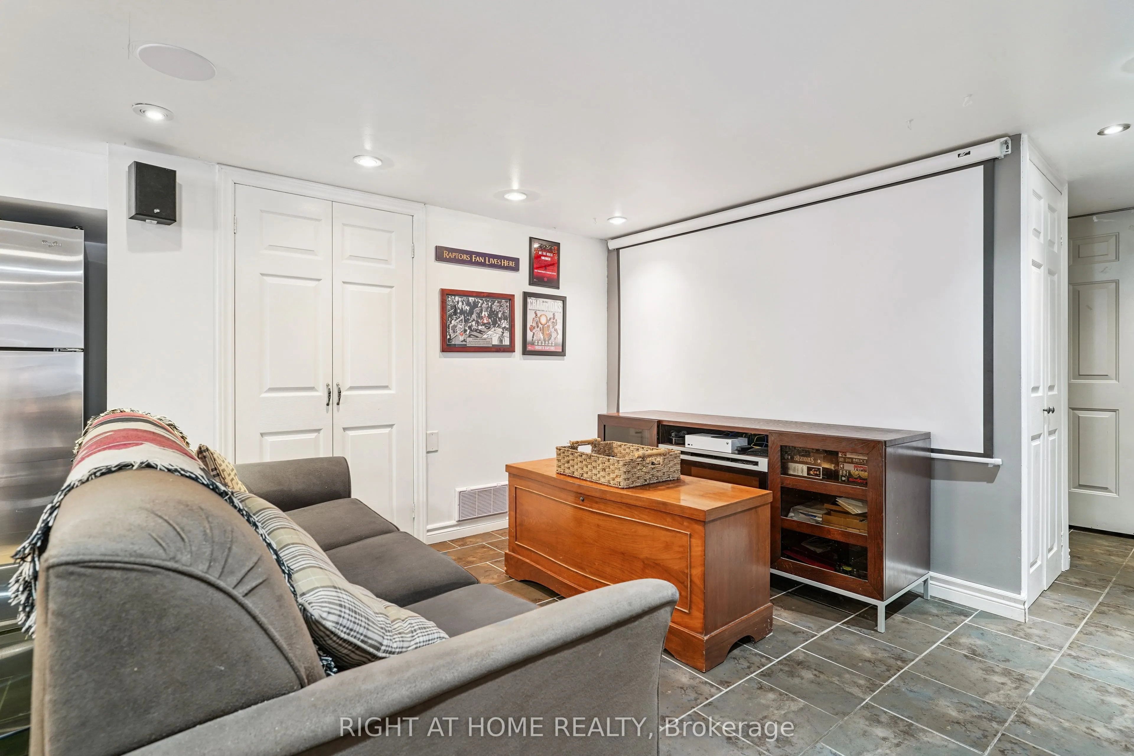 165 Locksley Avenue