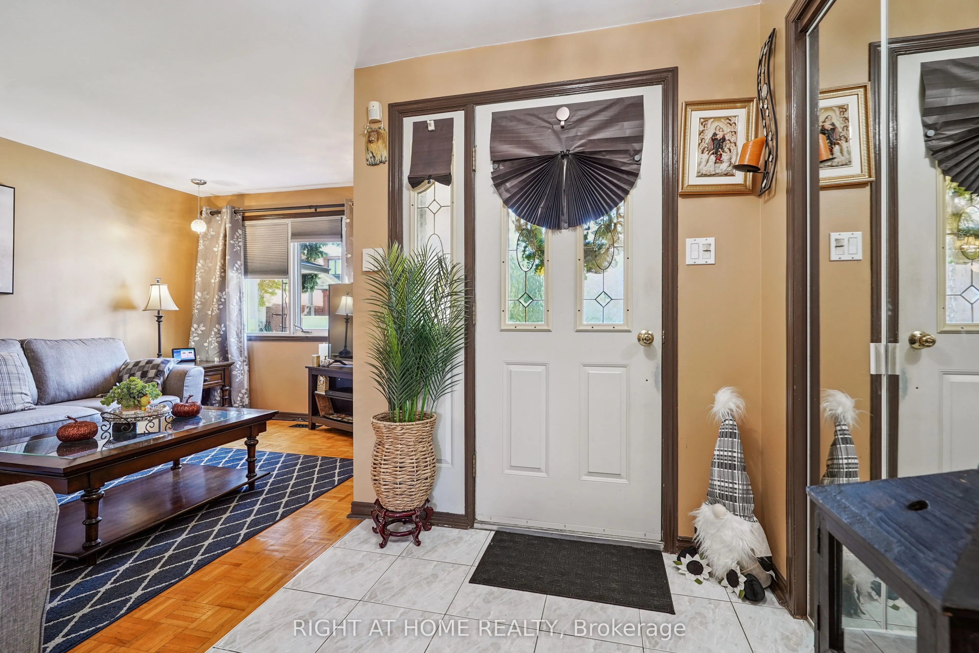 165 Locksley Avenue