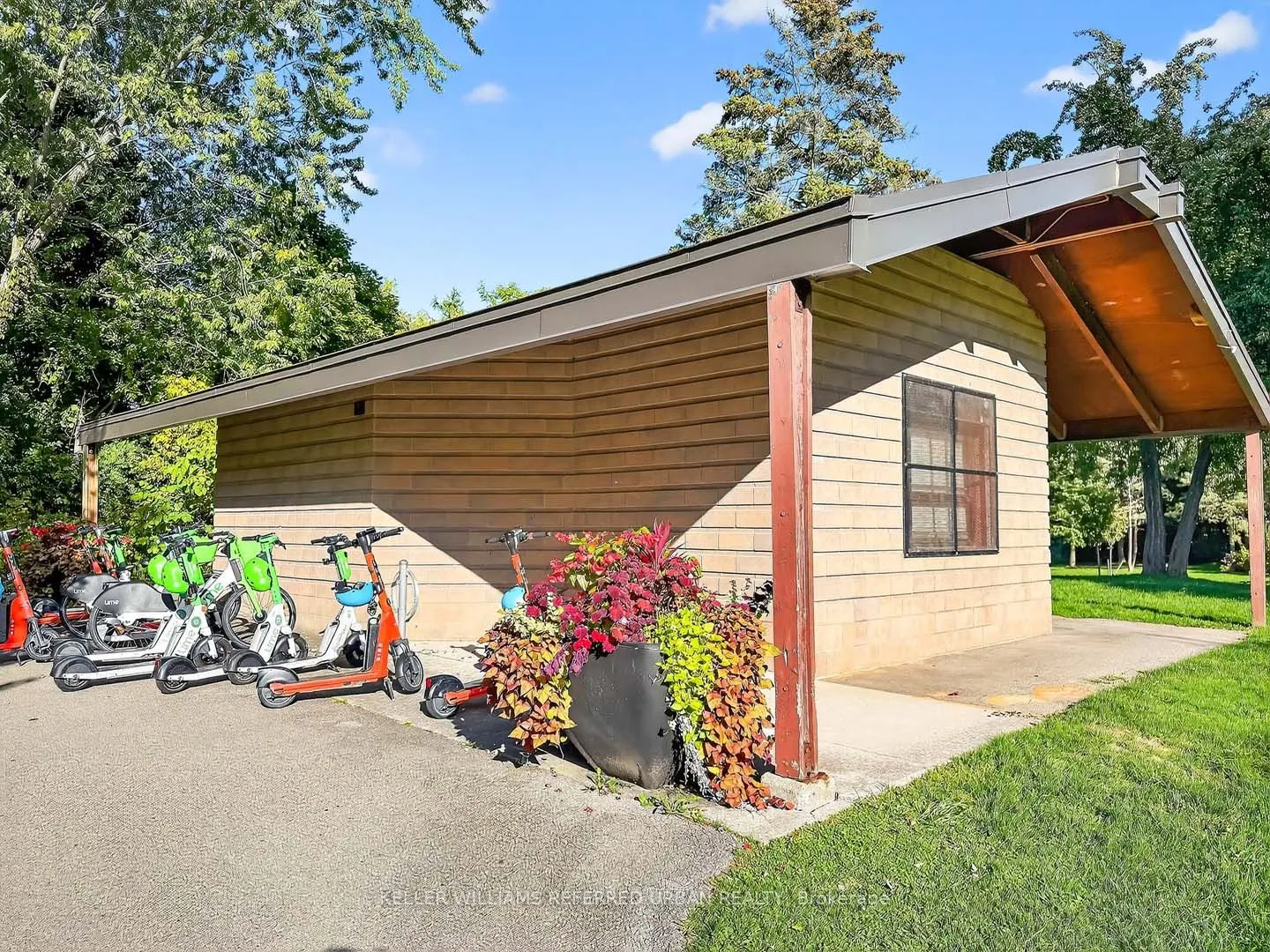 1050 Shawnmarr Road, #19