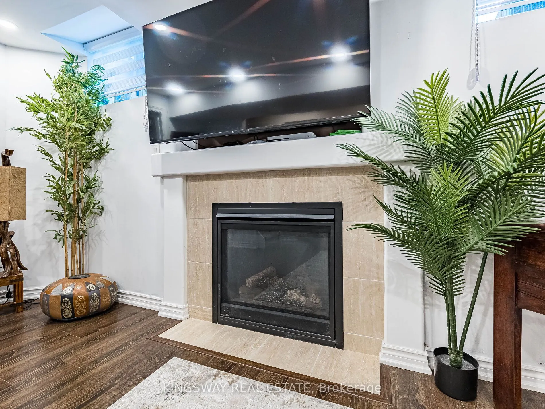 539 Caverhill Crescent