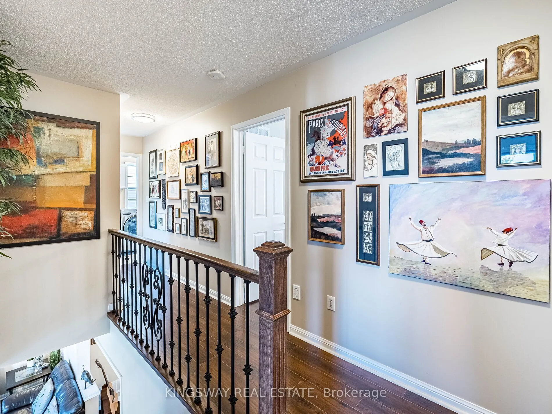 539 Caverhill Crescent