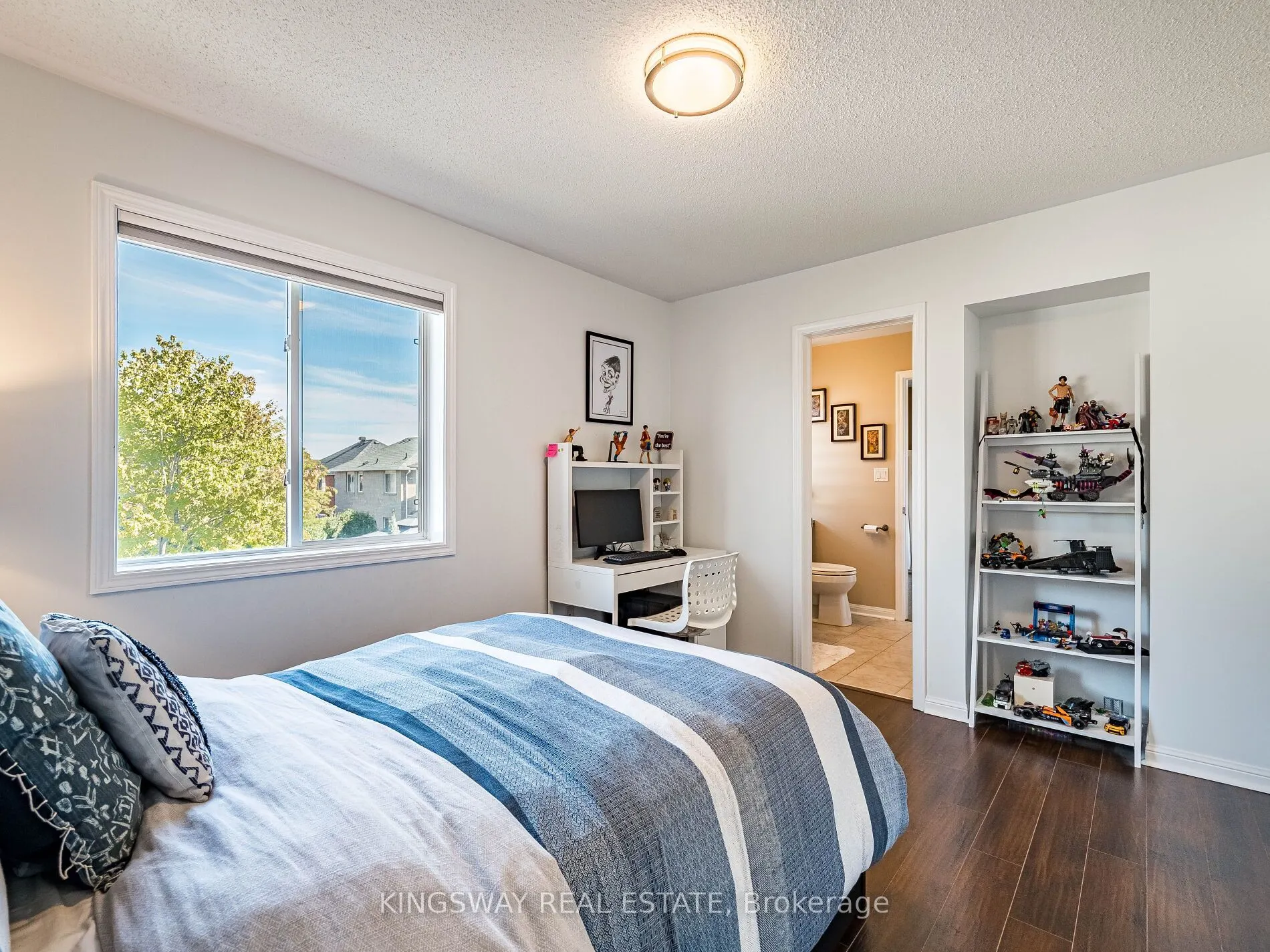 539 Caverhill Crescent