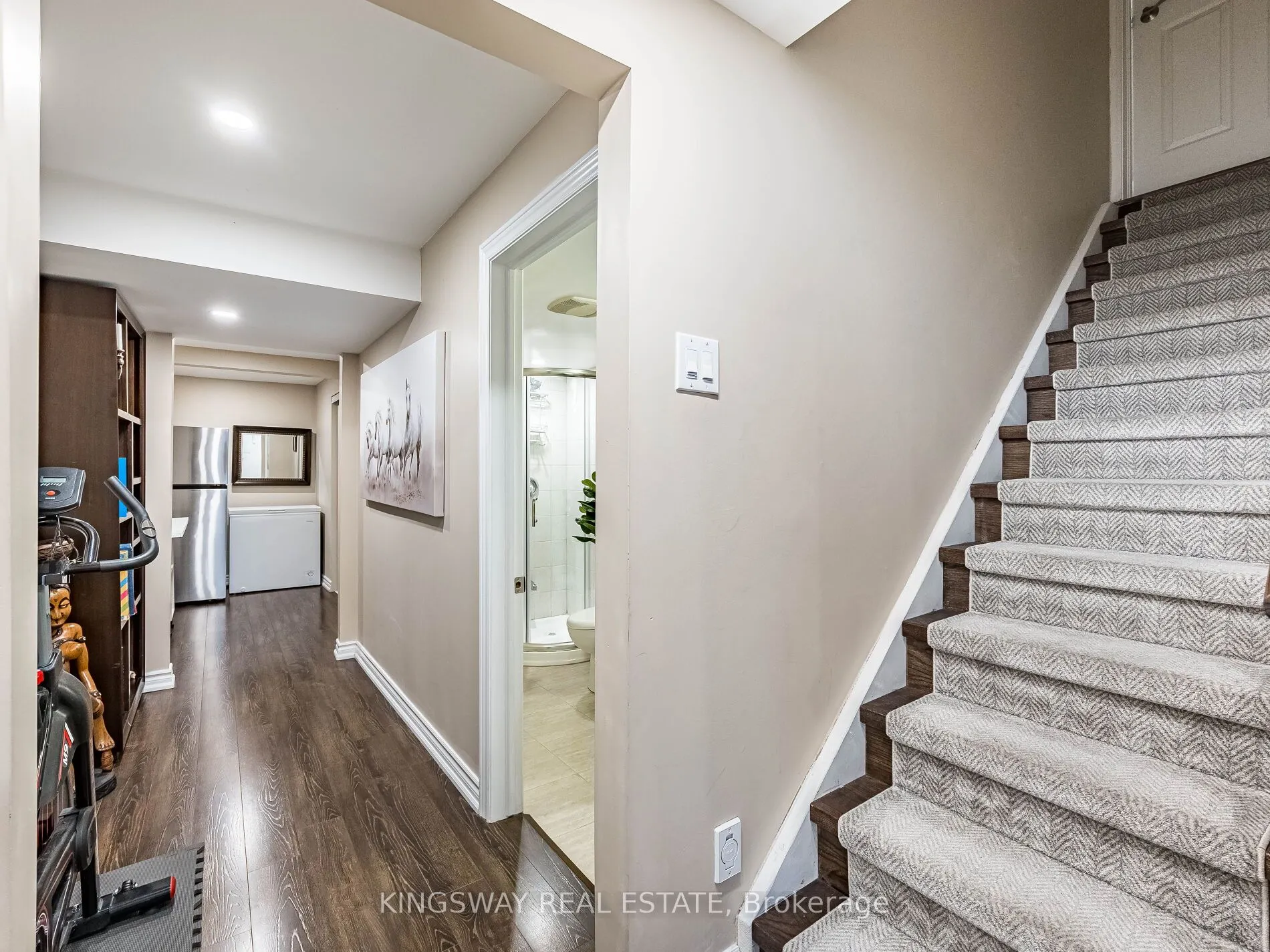 539 Caverhill Crescent