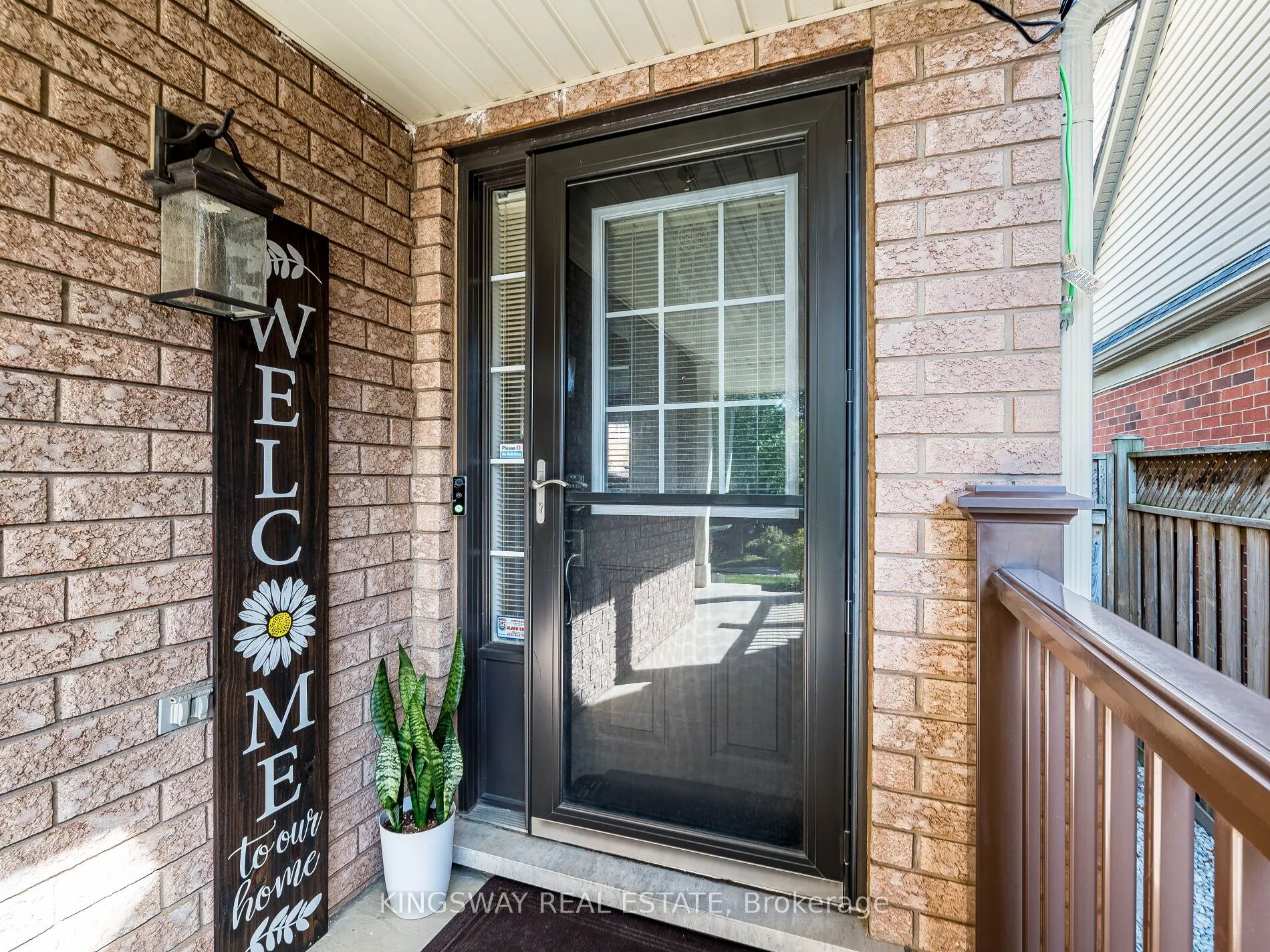 539 Caverhill Crescent