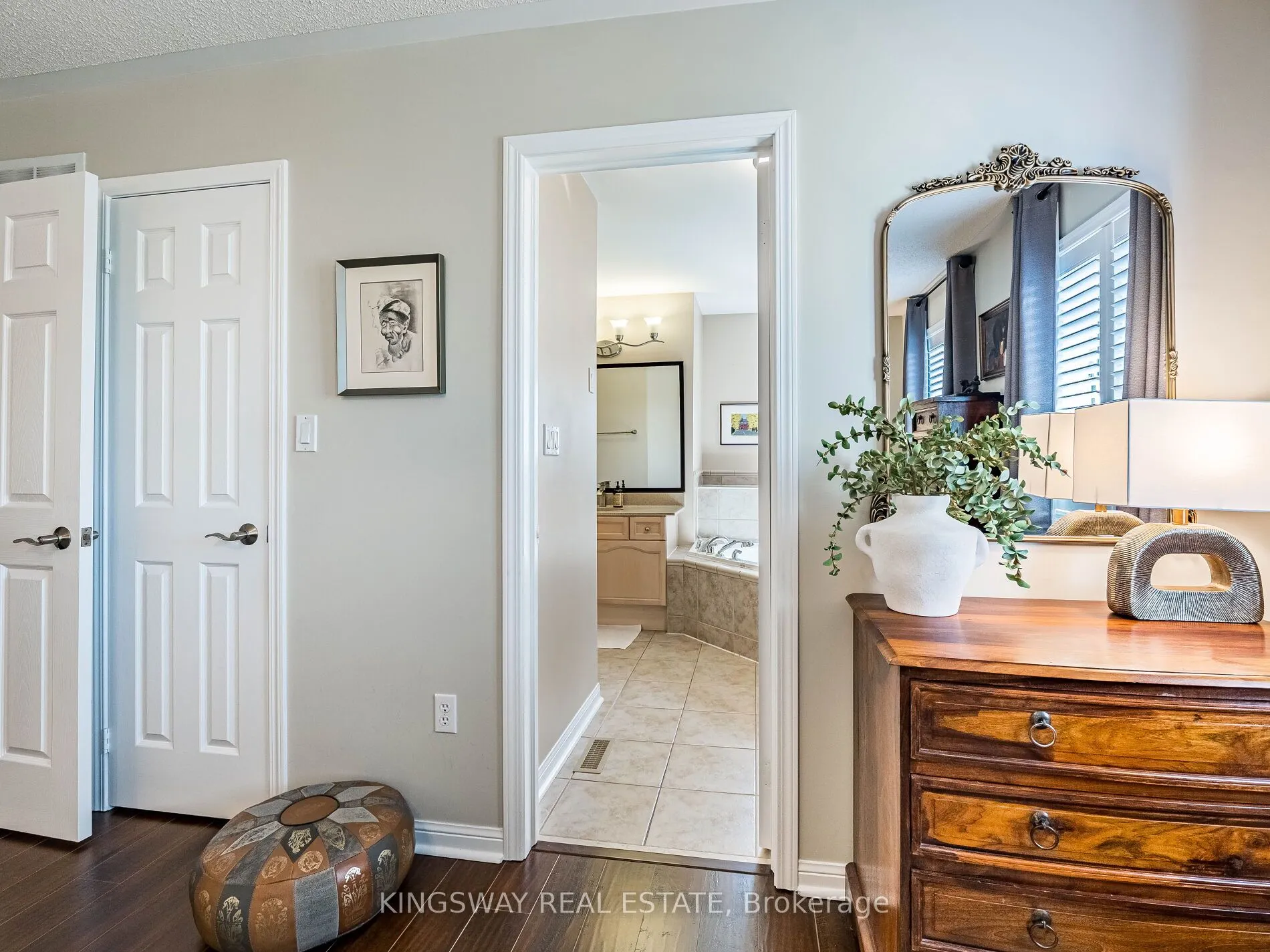 539 Caverhill Crescent