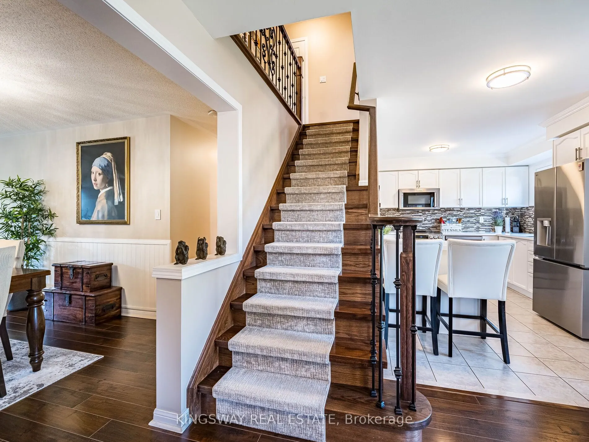 539 Caverhill Crescent
