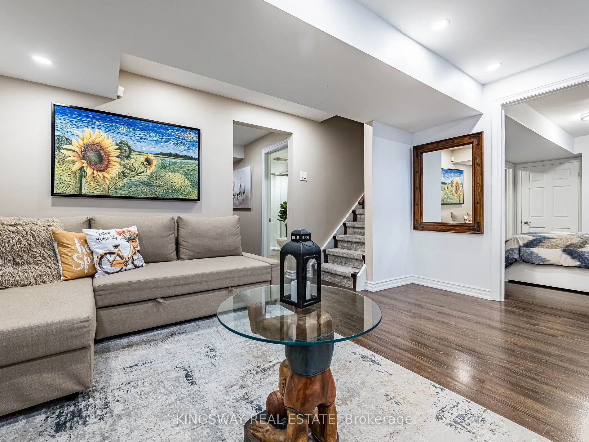 539 Caverhill Crescent