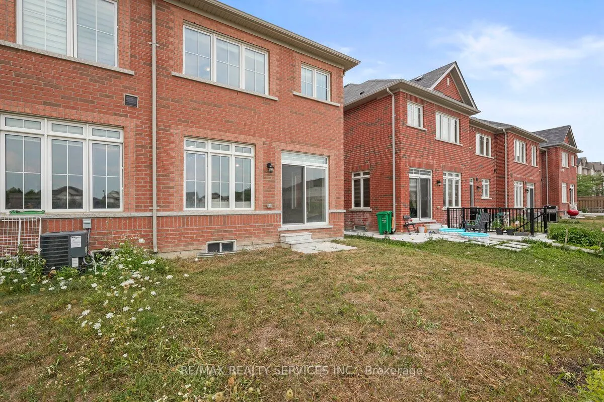 9 Phyllis Drive
