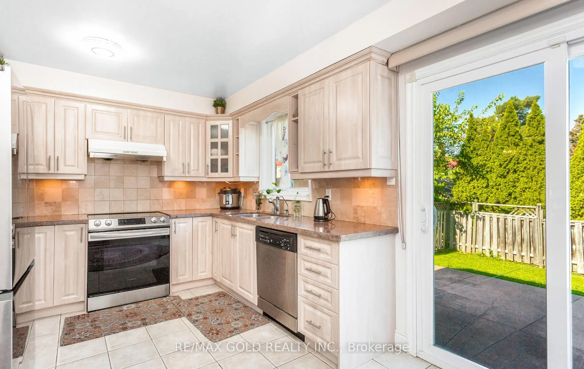 1482 Stillriver Crescent
