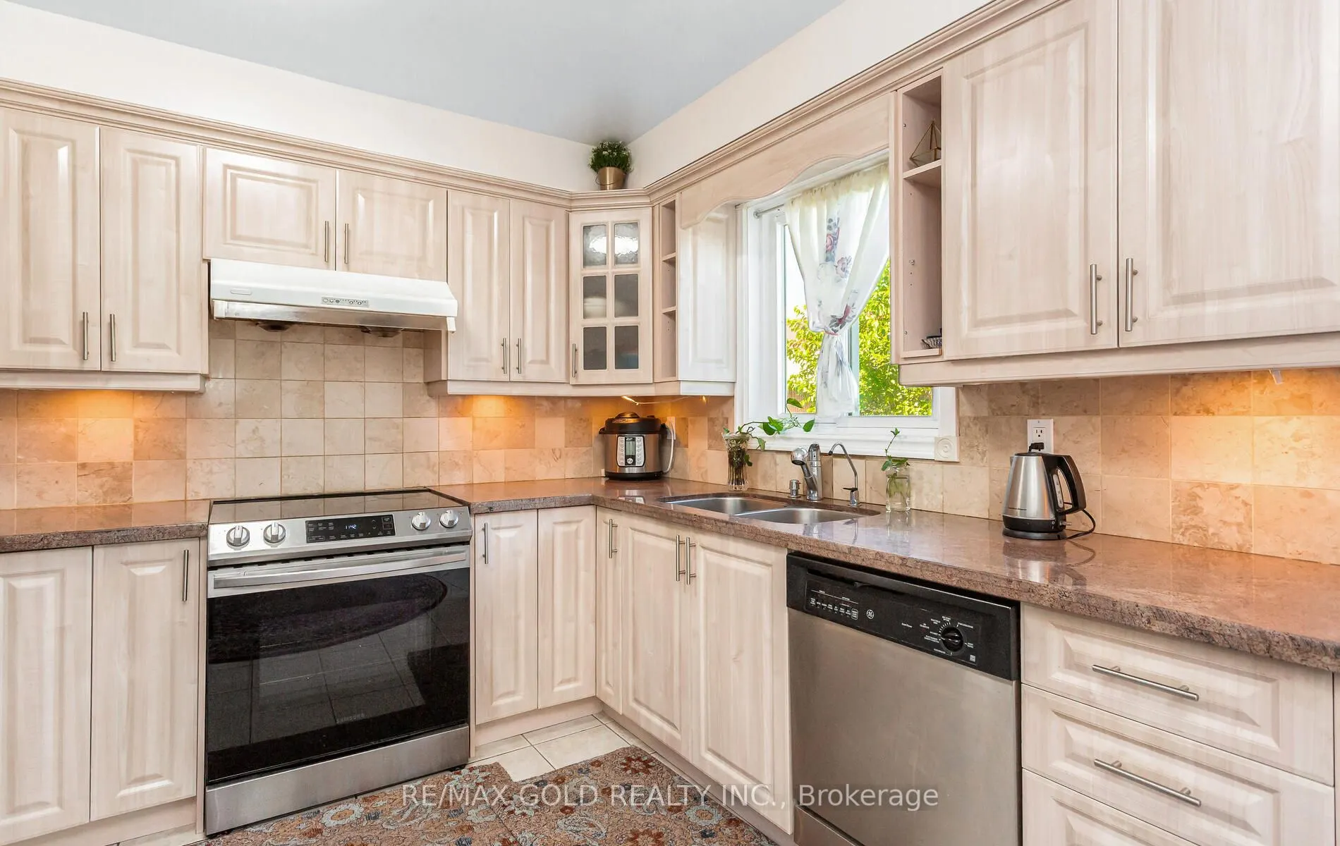 1482 Stillriver Crescent
