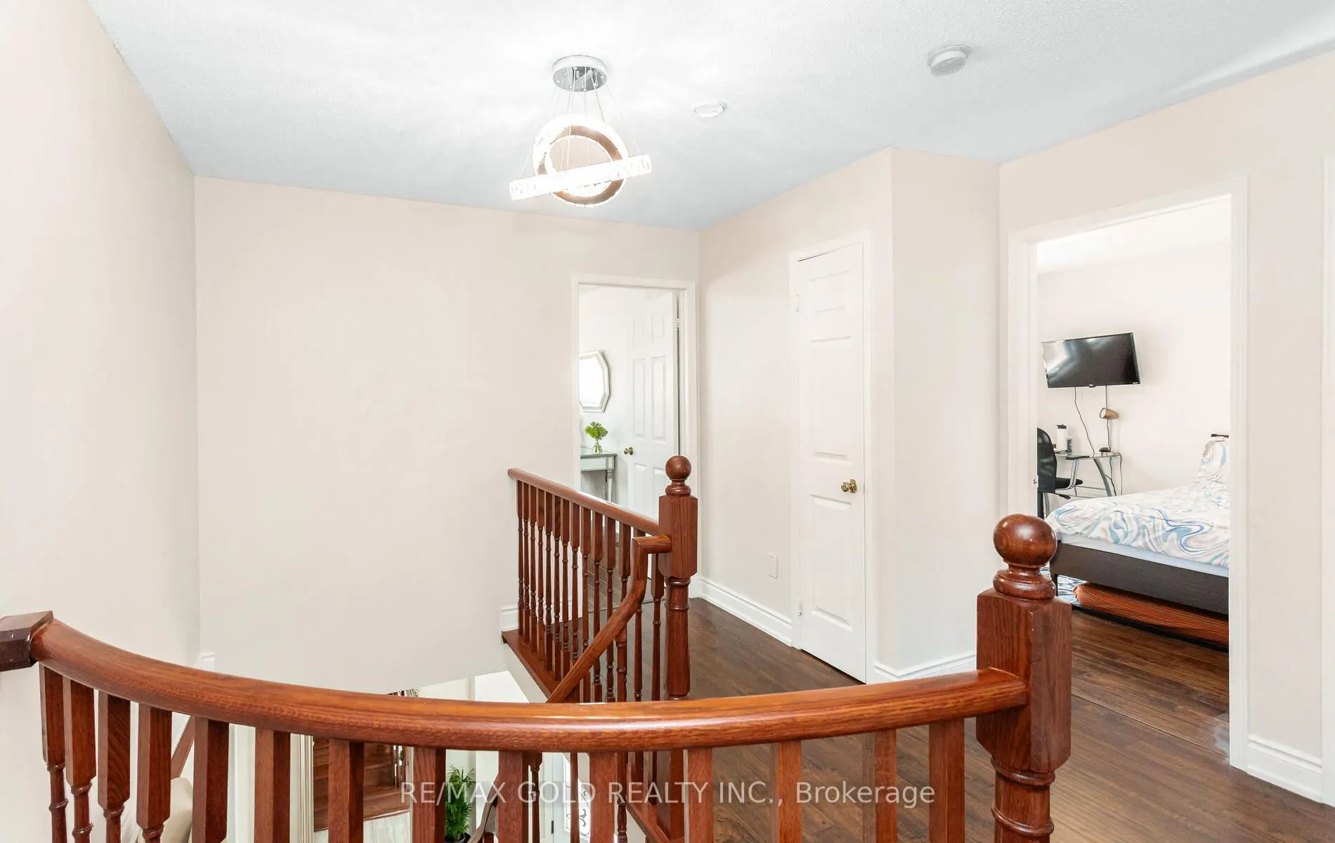 1482 Stillriver Crescent