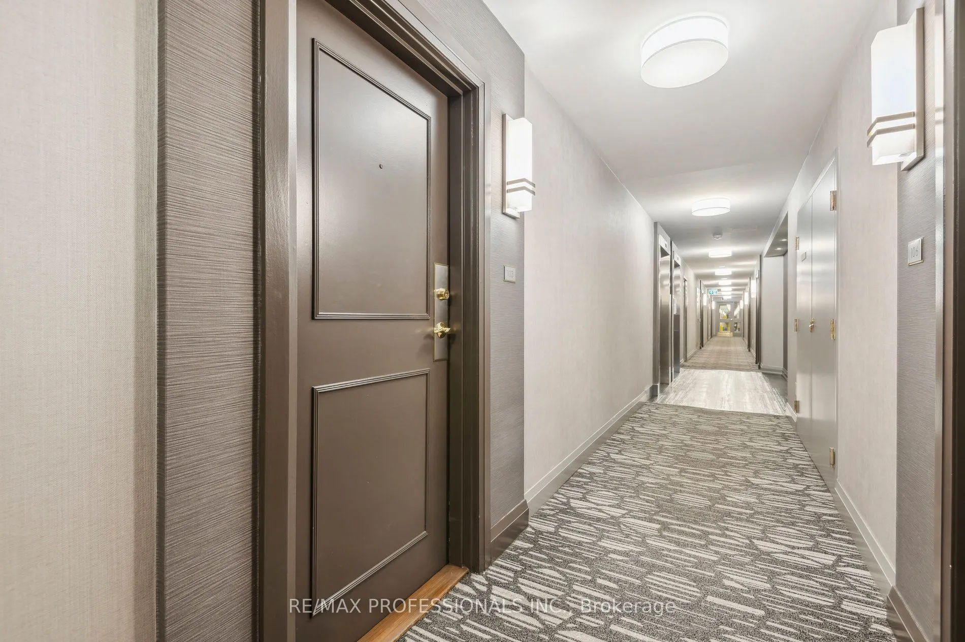 1140 Parkwest Place, #103