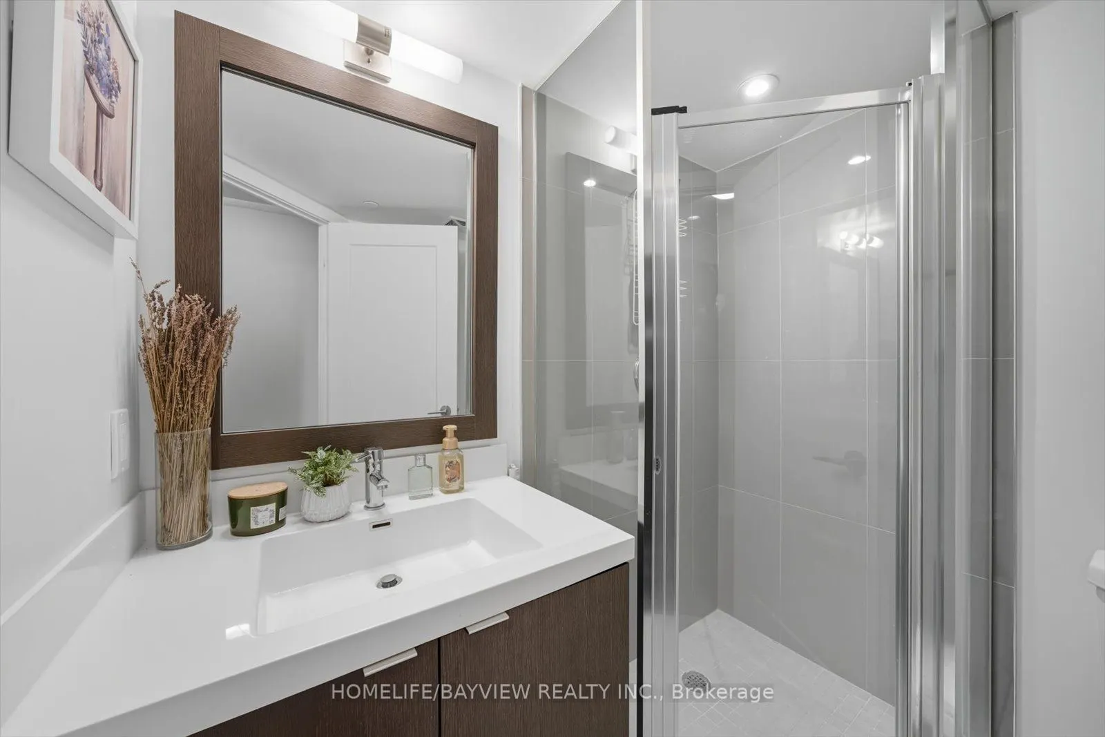 7 Mabelle Avenue, #2802