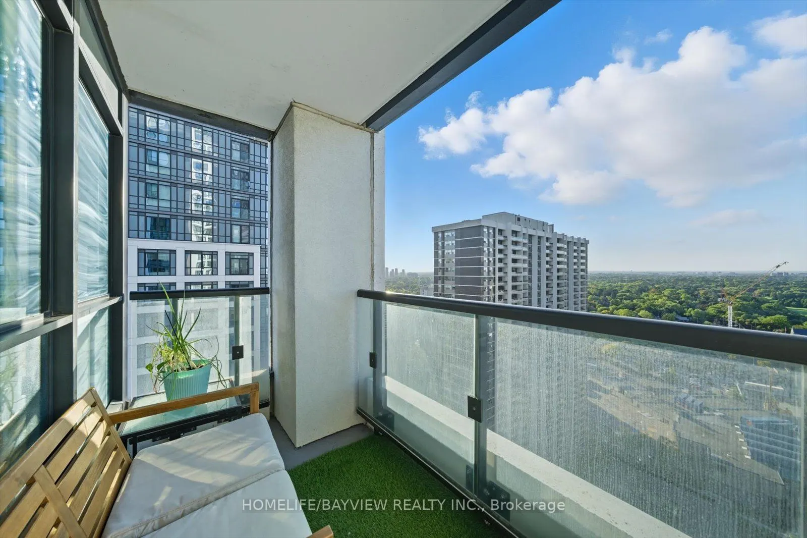 7 Mabelle Avenue, #2802