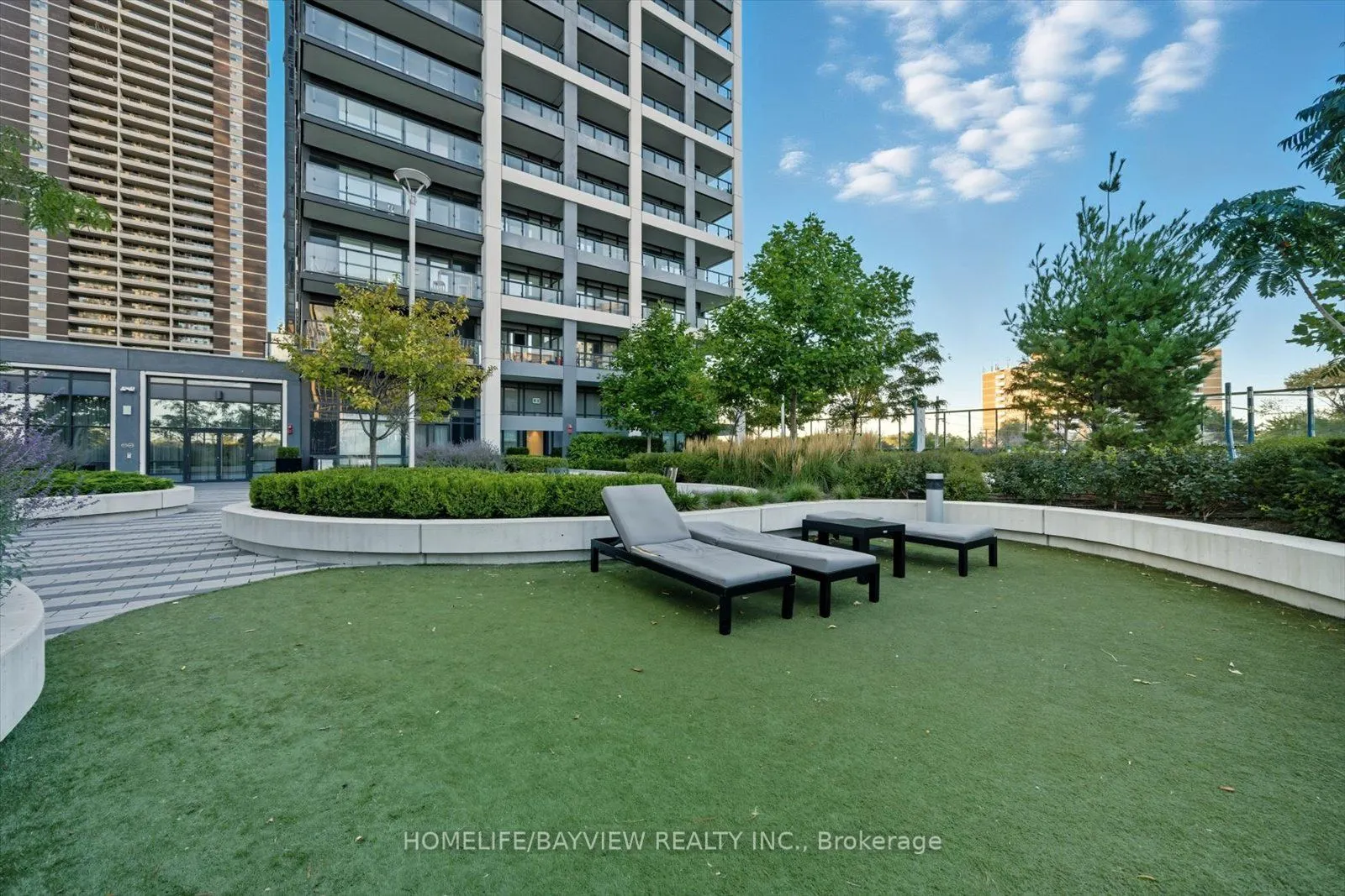 7 Mabelle Avenue, #2802