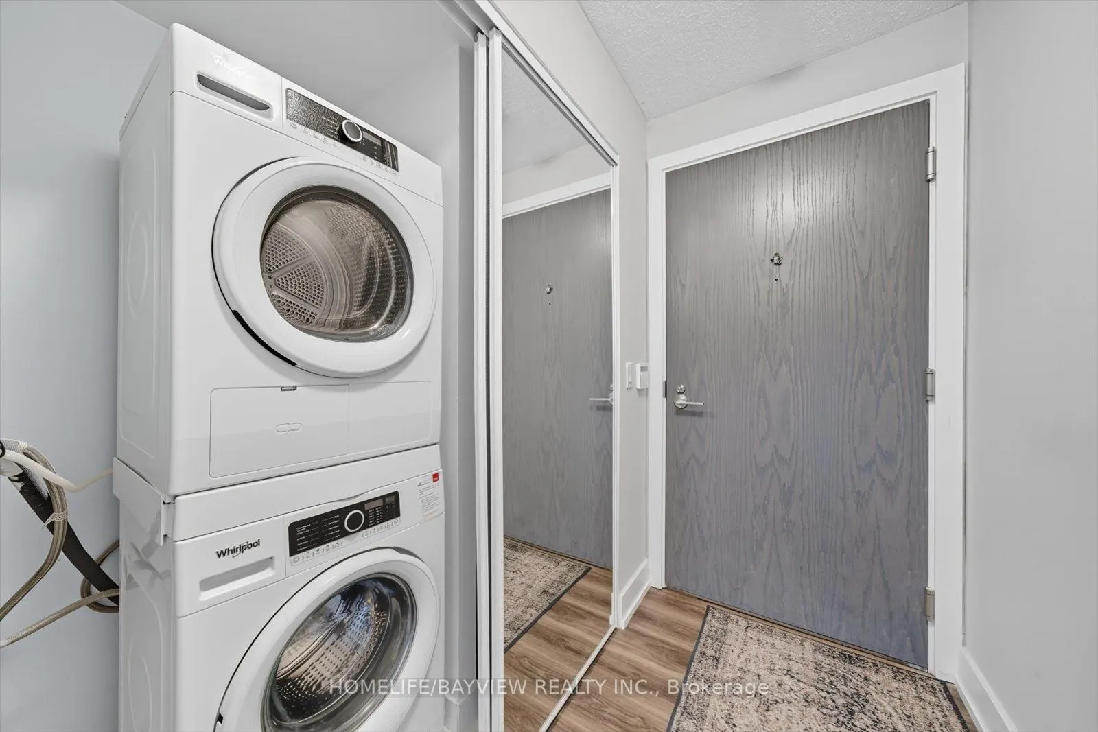 7 Mabelle Avenue, #2802