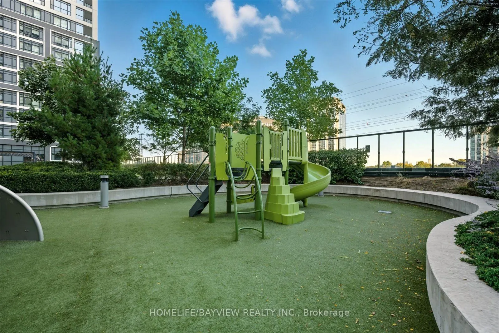 7 Mabelle Avenue, #2802