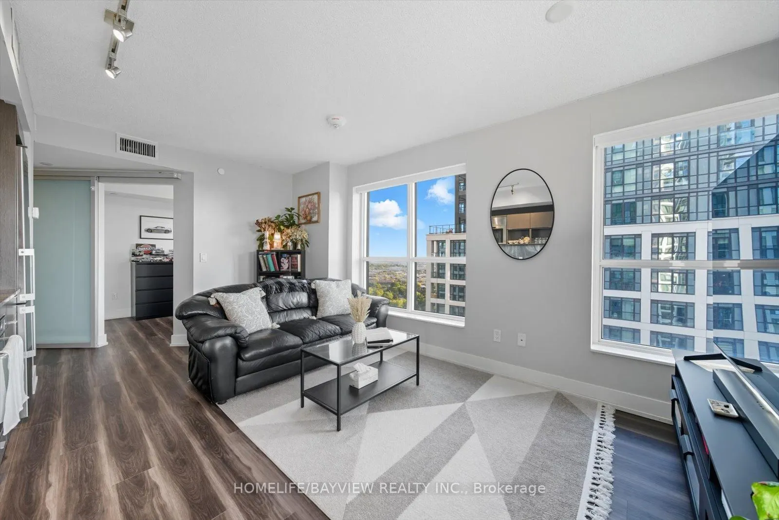 7 Mabelle Avenue, #2802