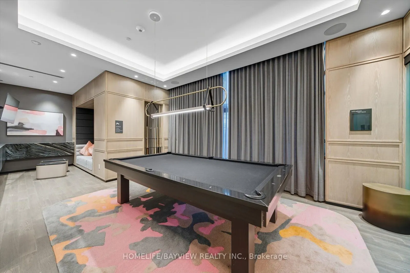 7 Mabelle Avenue, #2802