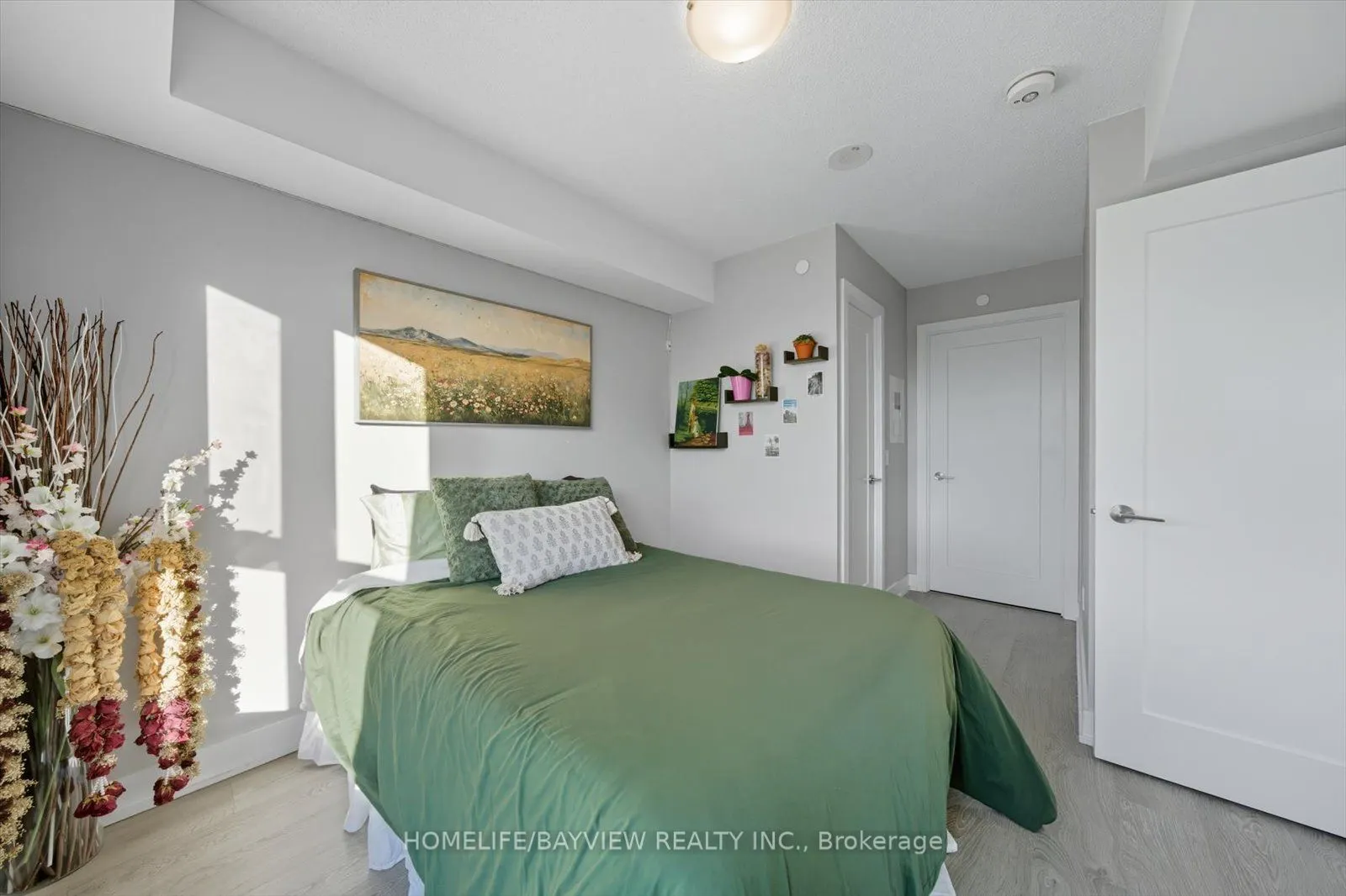 7 Mabelle Avenue, #2802
