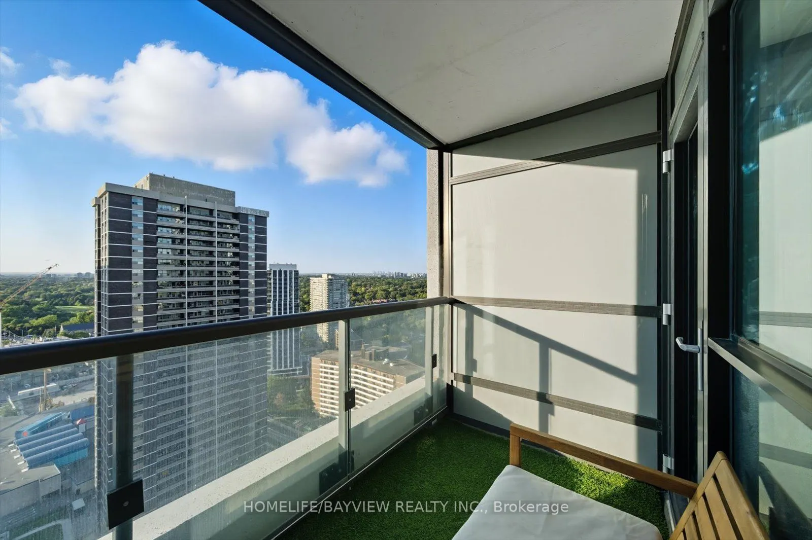 7 Mabelle Avenue, #2802