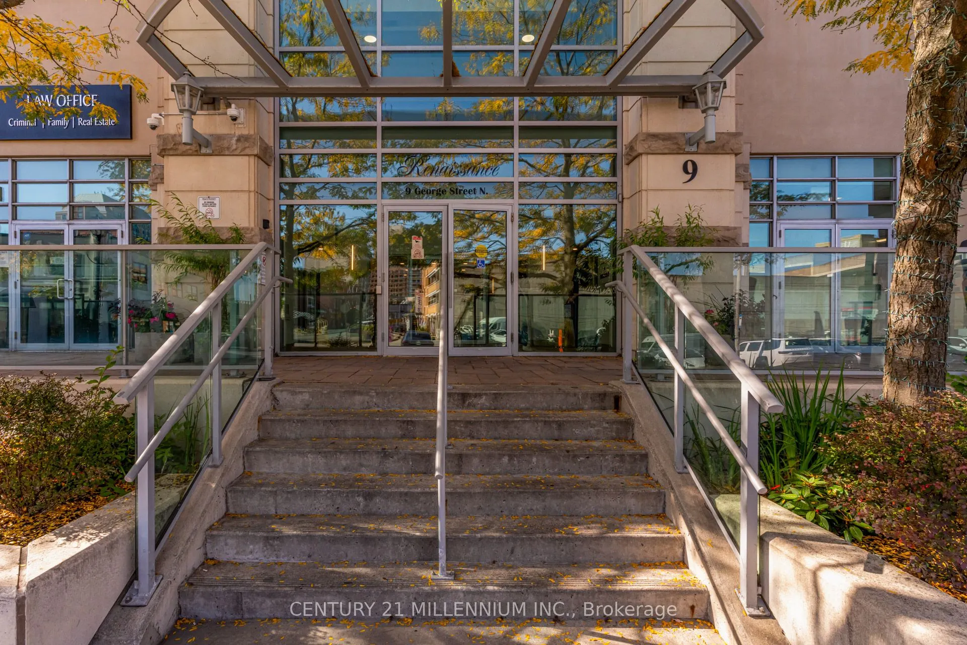 9 George Street N, #1505