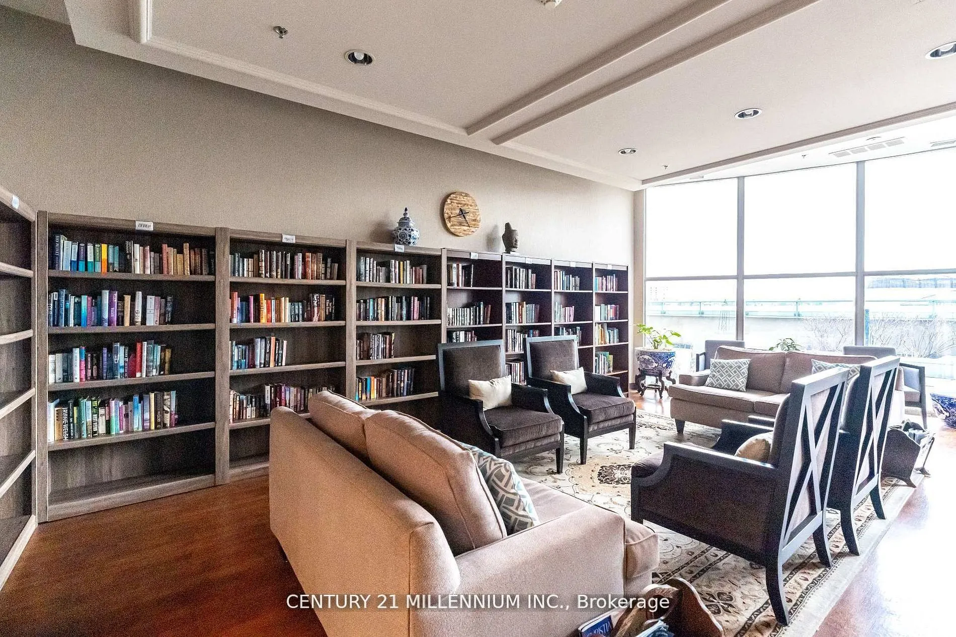 9 George Street N, #1505