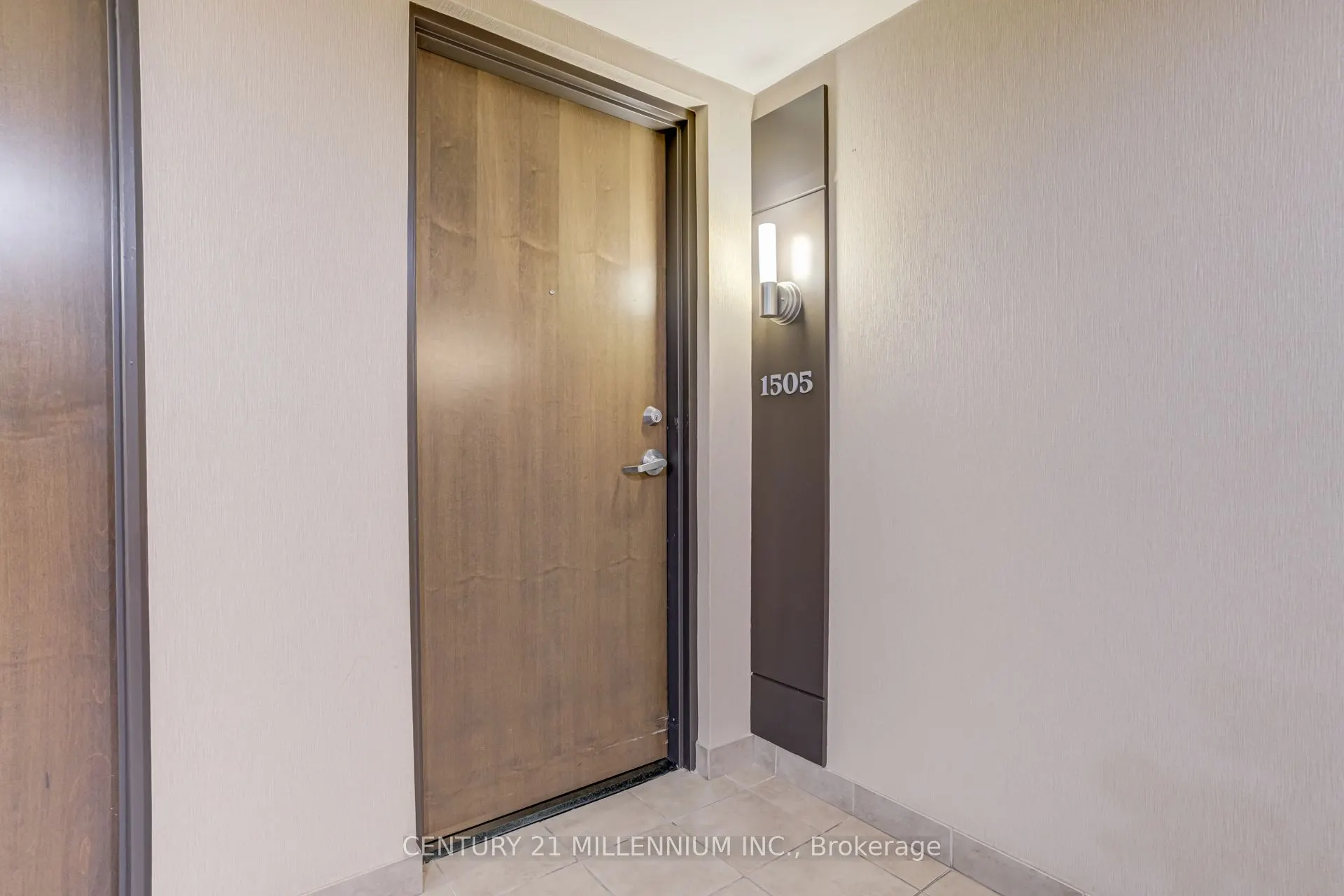 9 George Street N, #1505