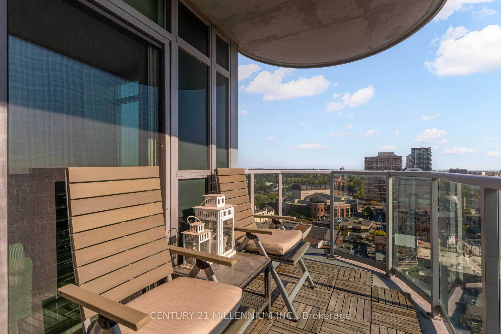 9 George Street N, #1505