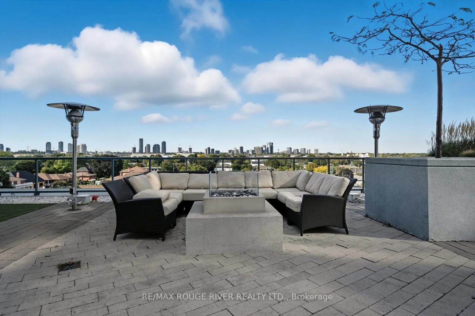 1185 The Queensway Avenue, #213