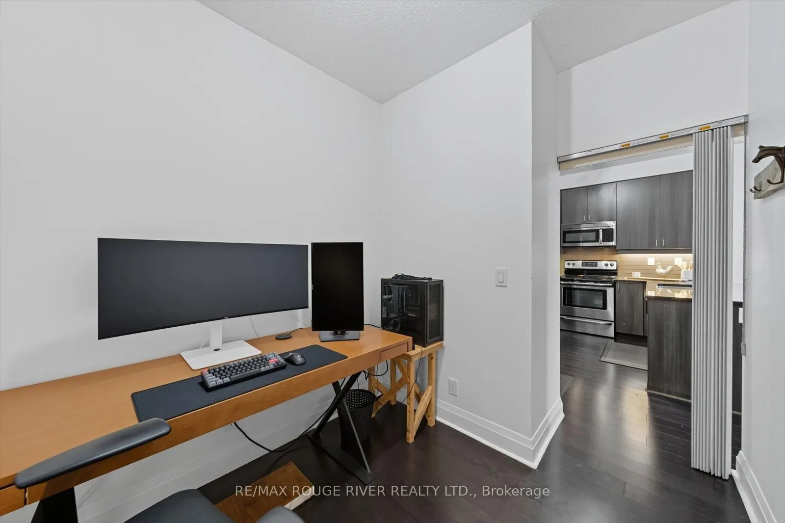 1185 The Queensway Avenue, #213
