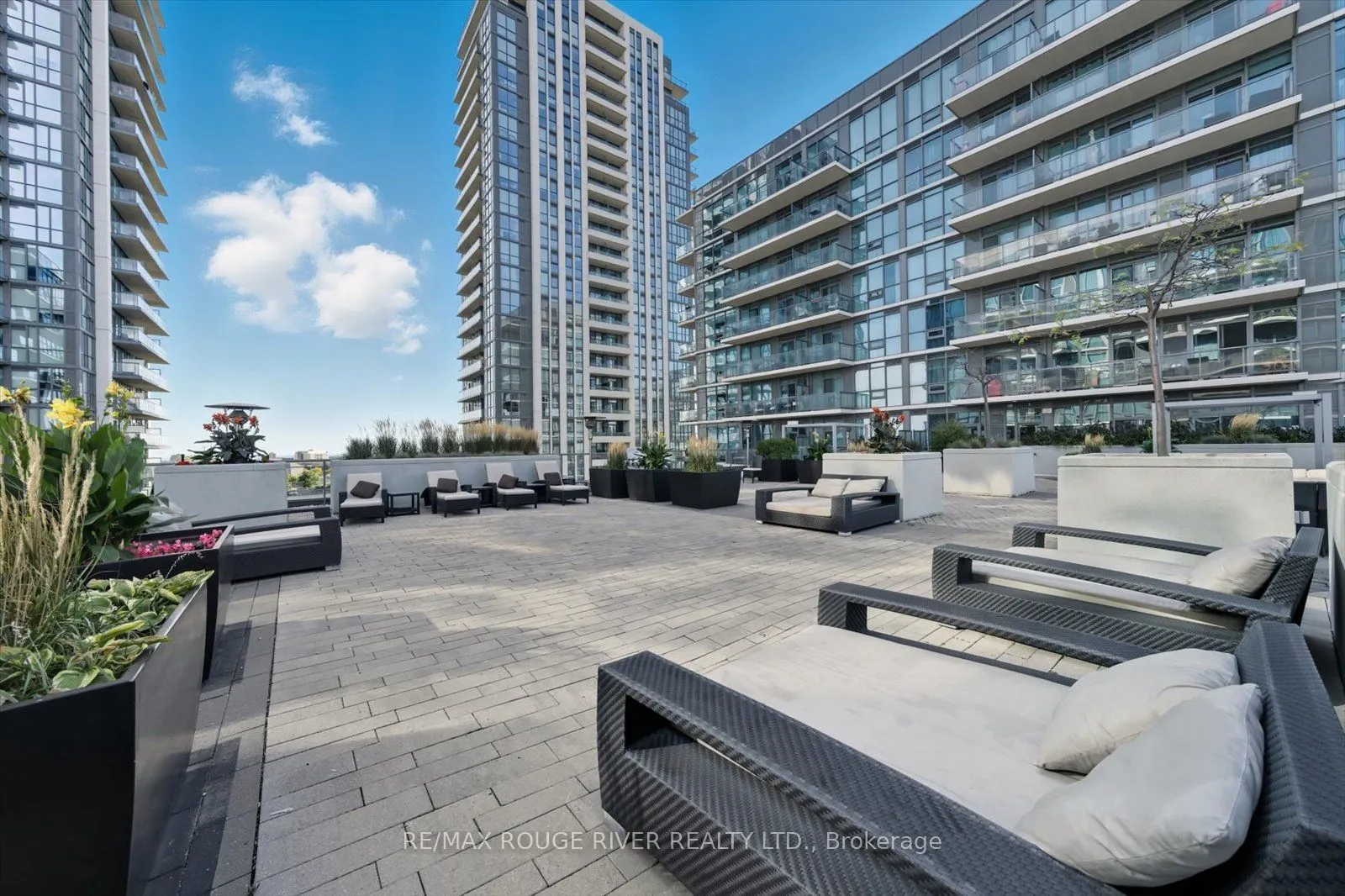1185 The Queensway Avenue, #213