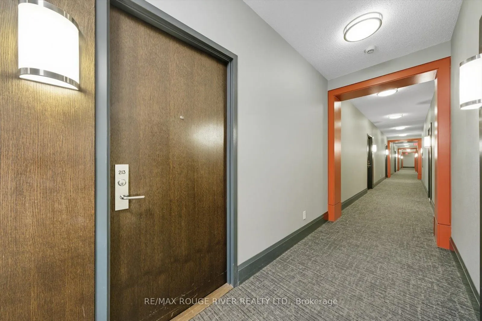 1185 The Queensway Avenue, #213