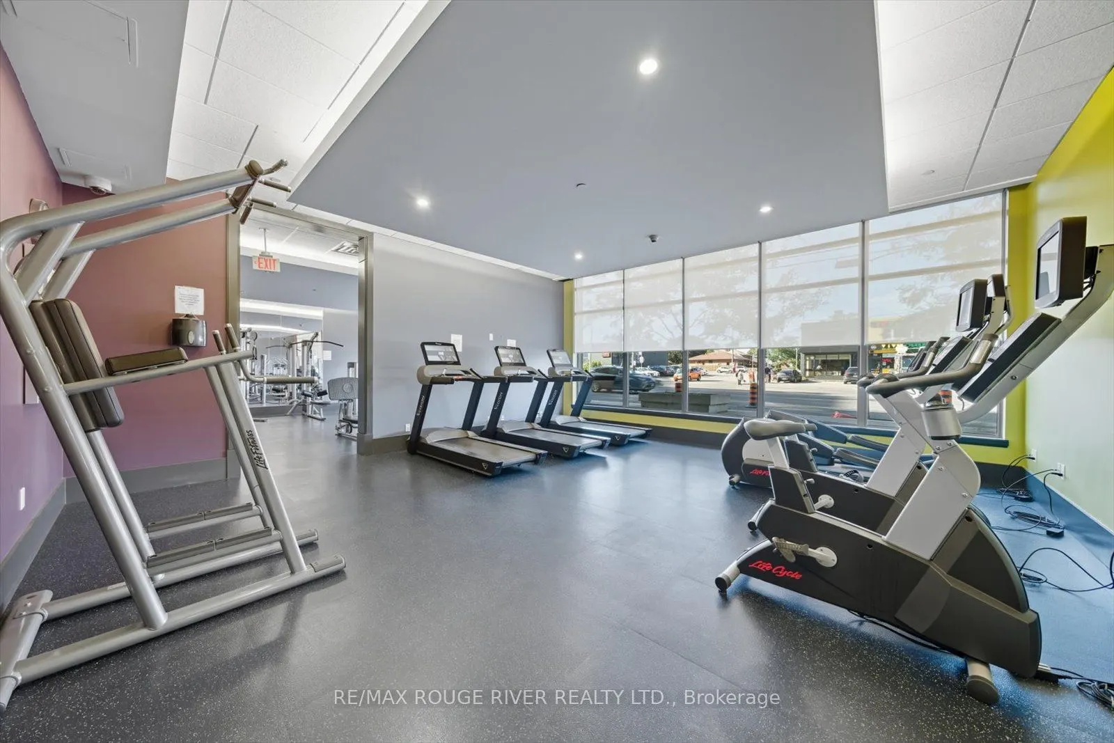 1185 The Queensway Avenue, #213
