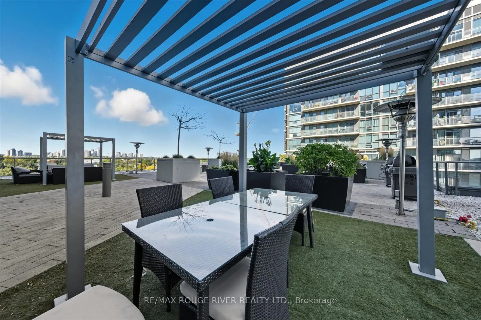 1185 The Queensway Avenue, #213