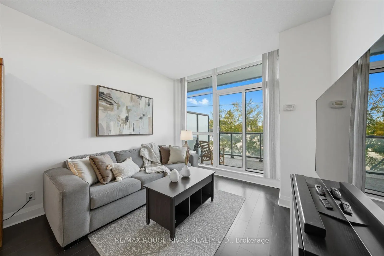 1185 The Queensway Avenue, #213
