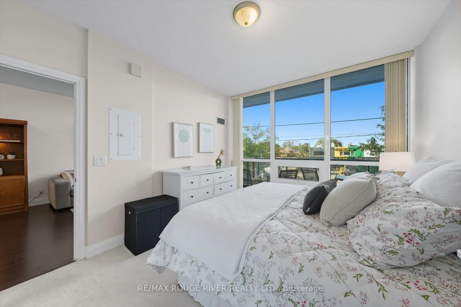 1185 The Queensway Avenue, #213