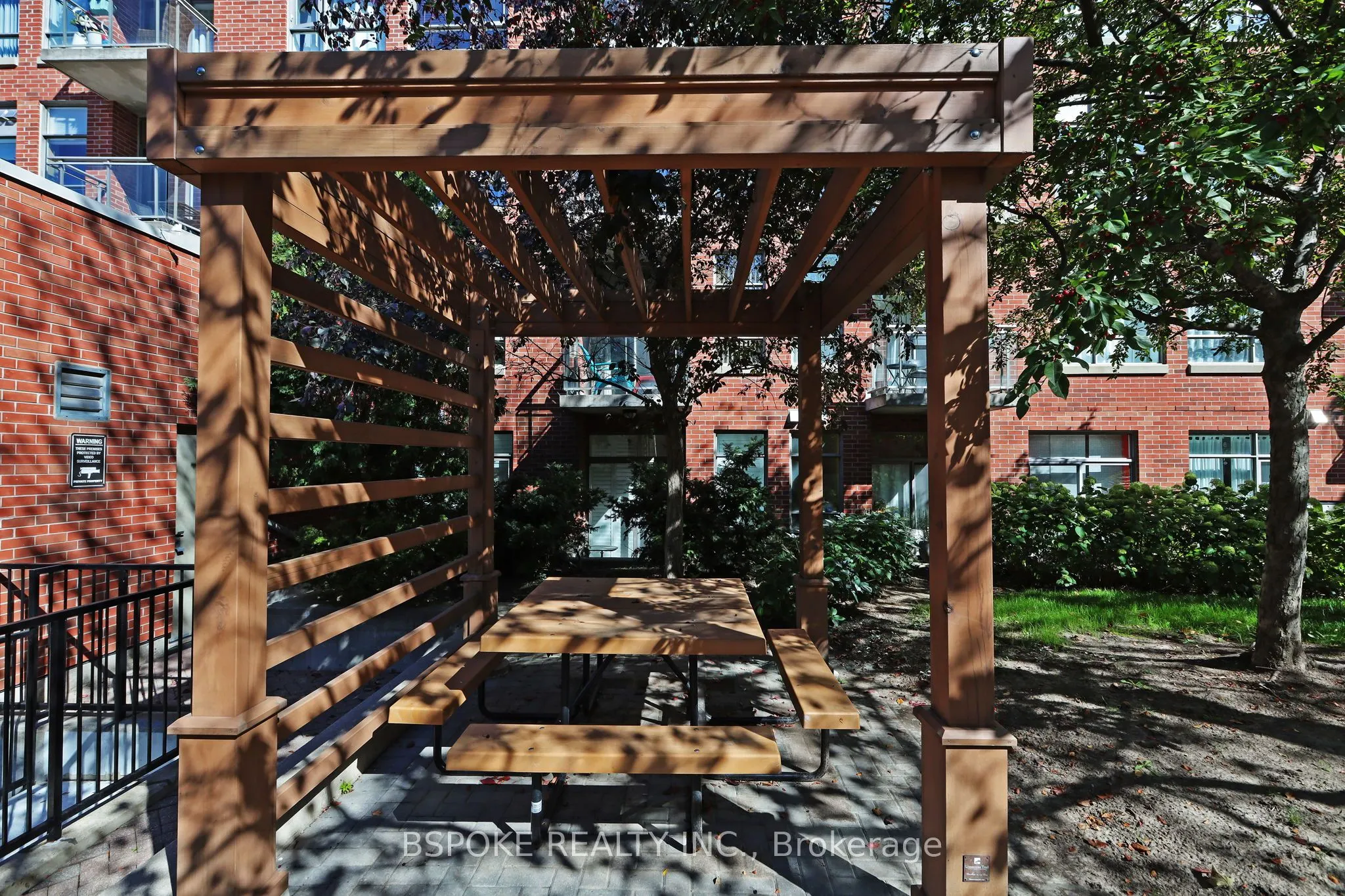 2495 Dundas Street W, #320