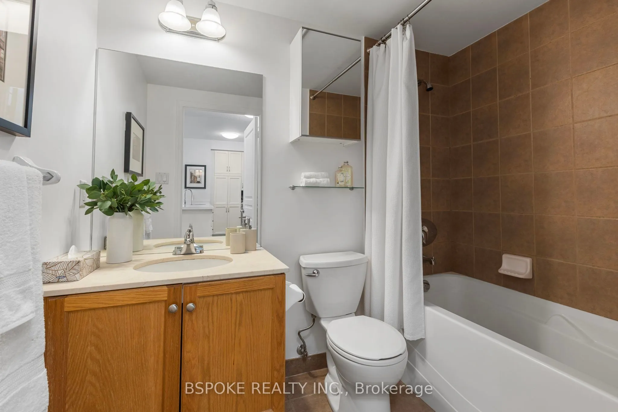 2495 Dundas Street W, #320