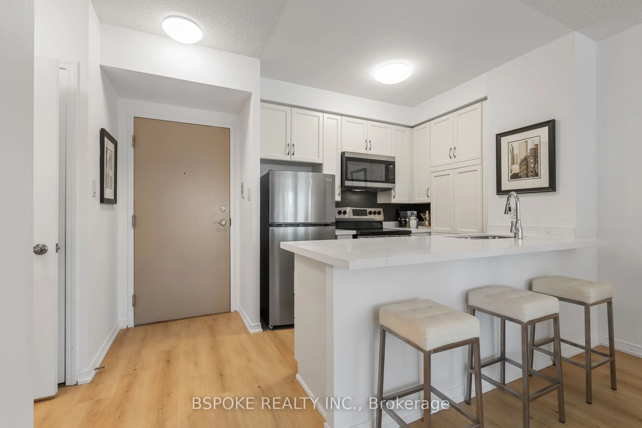 2495 Dundas Street W, #320