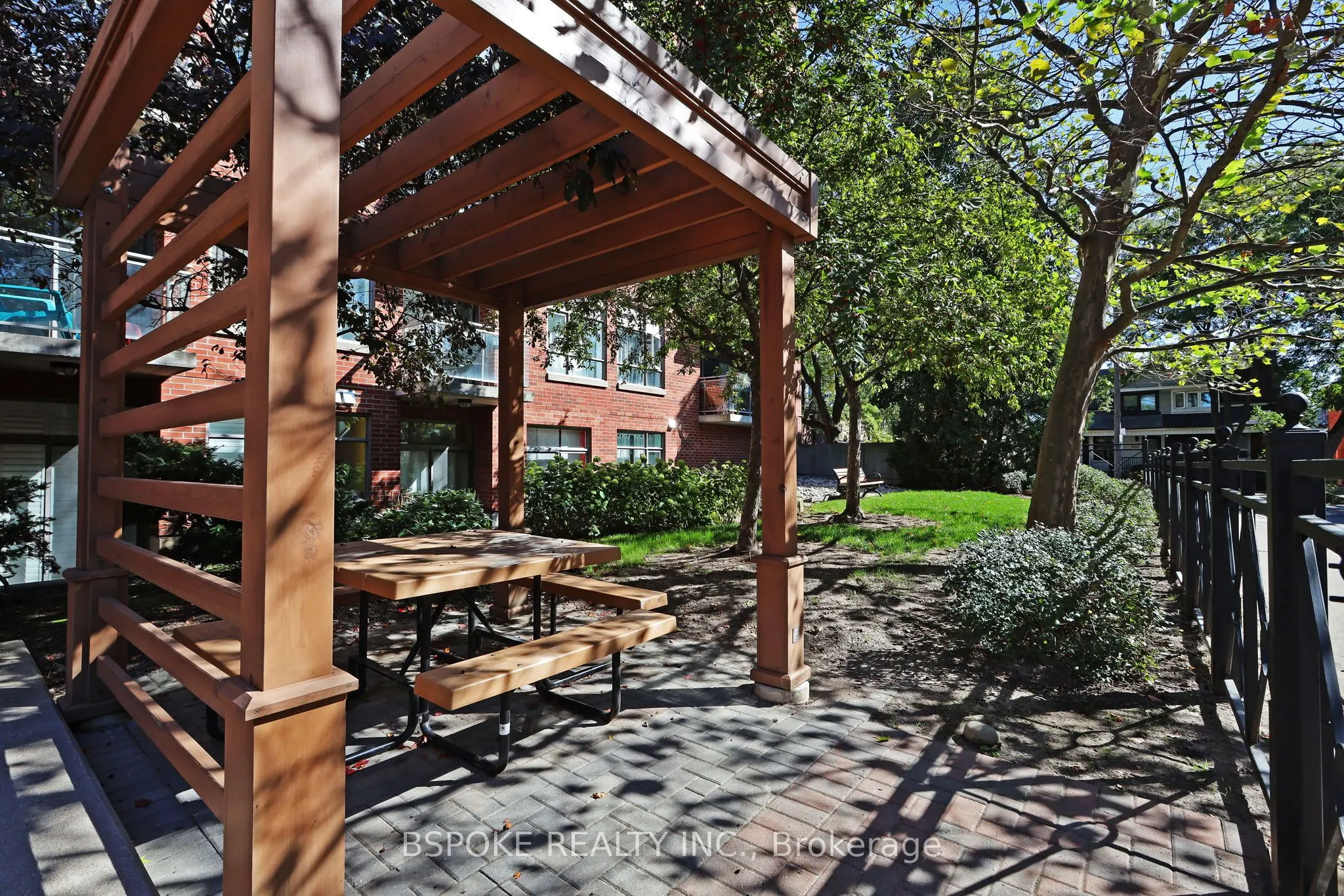 2495 Dundas Street W, #320