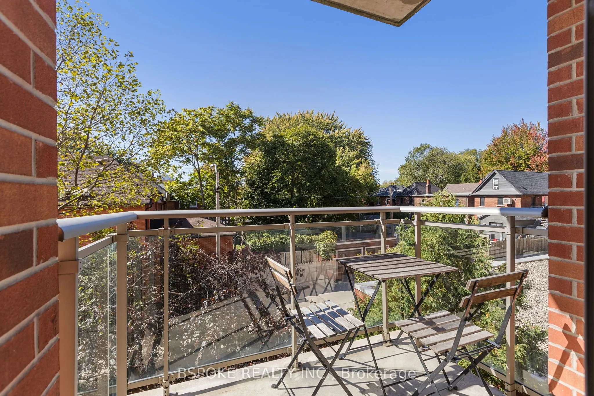 2495 Dundas Street W, #320