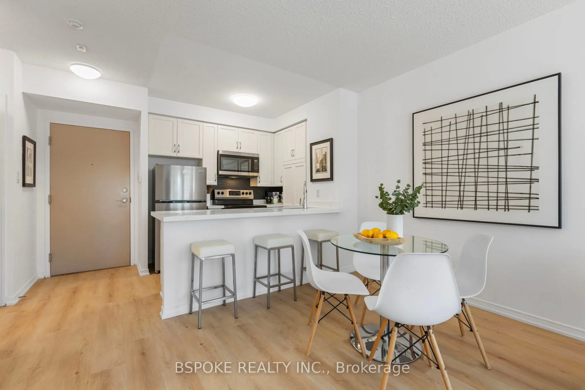 2495 Dundas Street W, #320