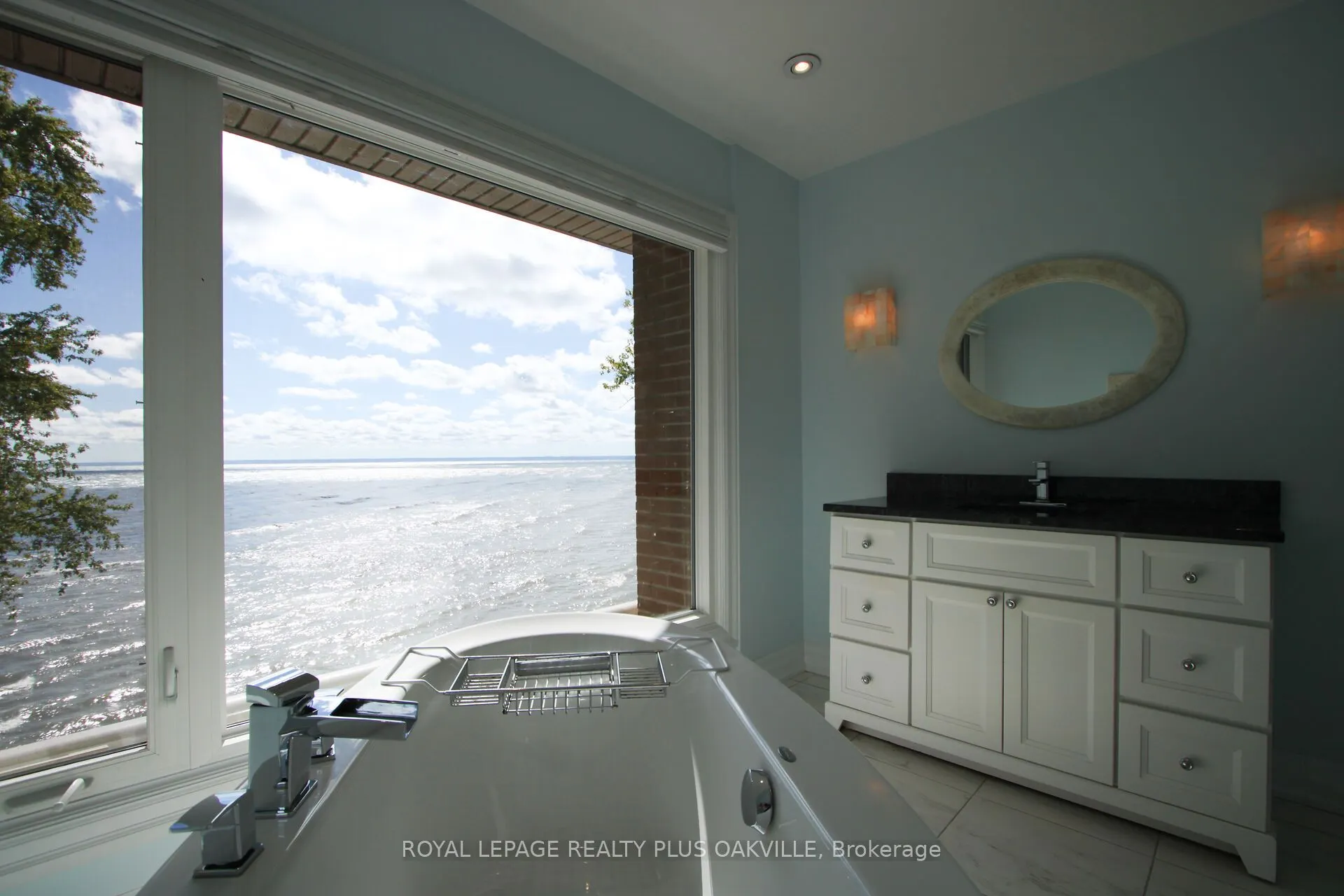 2060 WATER'S EDGE Drive