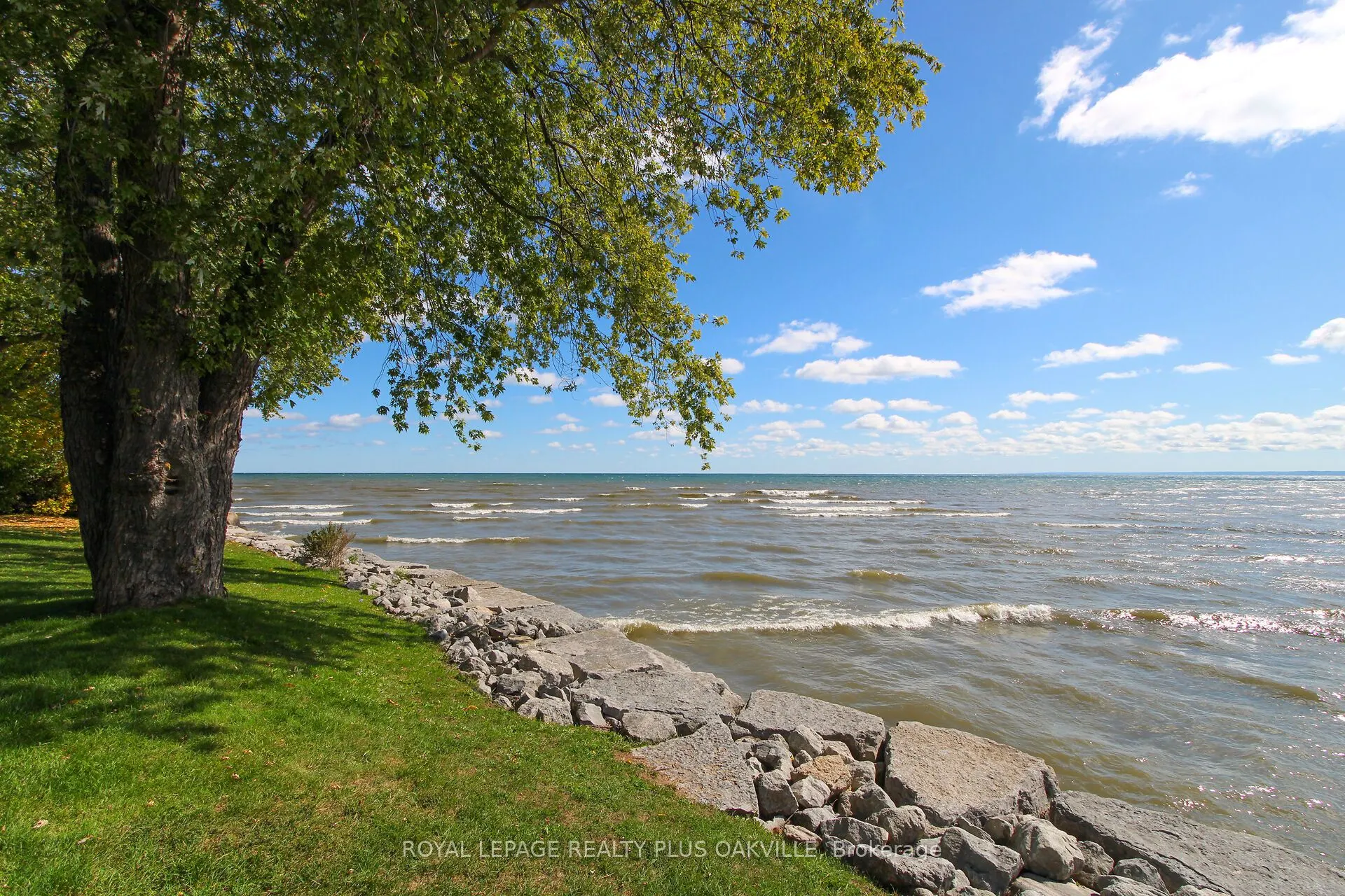 2060 WATER'S EDGE Drive